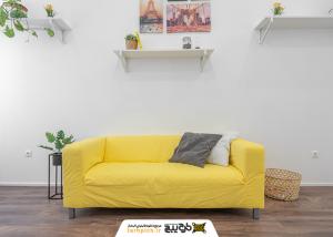 دانلود عکس استوک مبل راحتی زرد رنگ