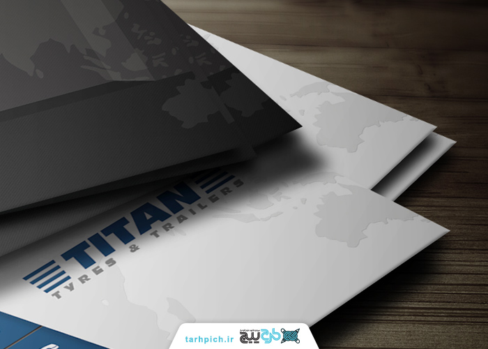 دانلود موکاپ کارت ویزیت مشکی سفید با بک گراند چوبی
