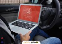 دانلود مجموع موکاپ لپتاپ و موبایل داخل ماشین