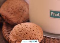 دانلود موکاپ شیر شیشه ای با ظرف بادام