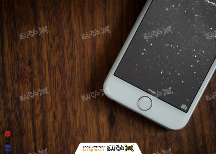 دانلود موکاپ موبایل با زمینه چوبی