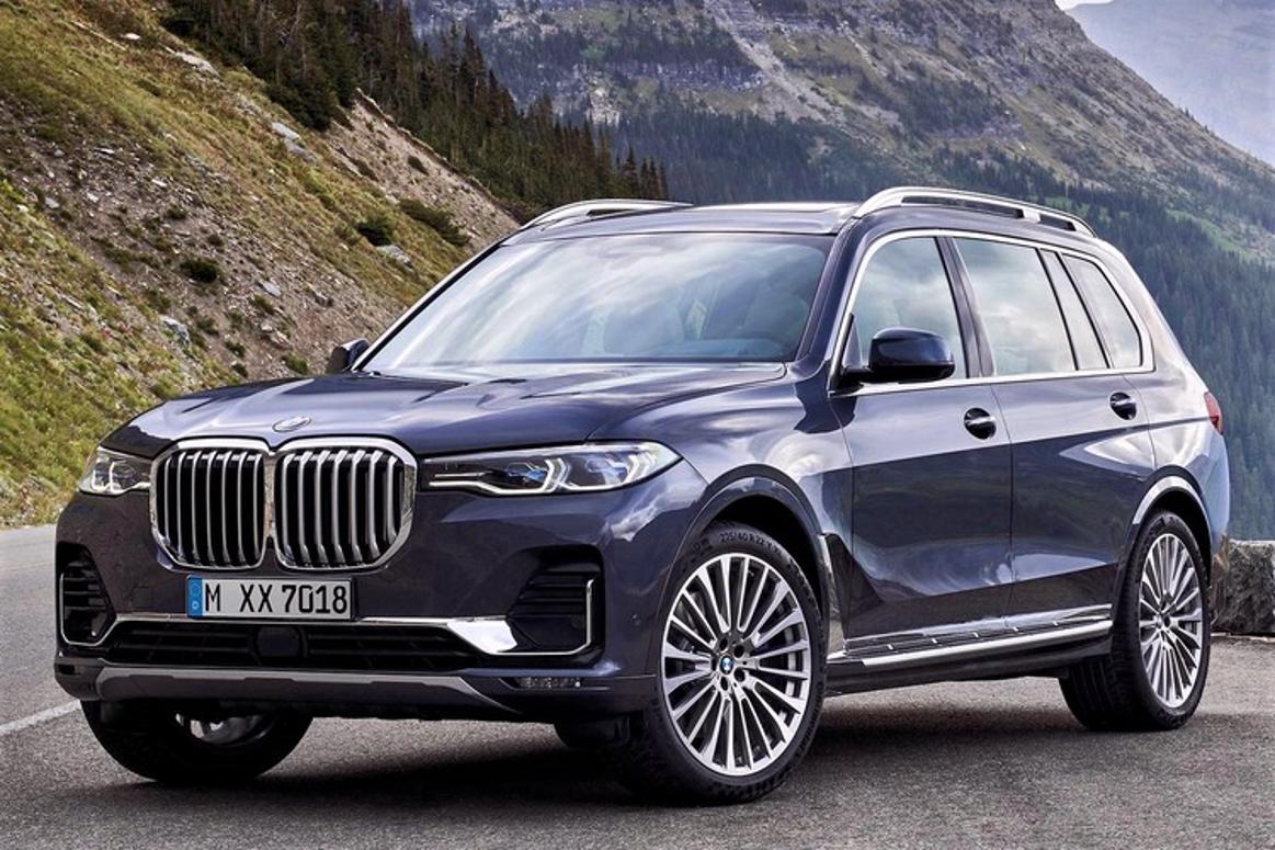 دانلود تصویر استوک ماشین BMW مشکی شاسی بلند