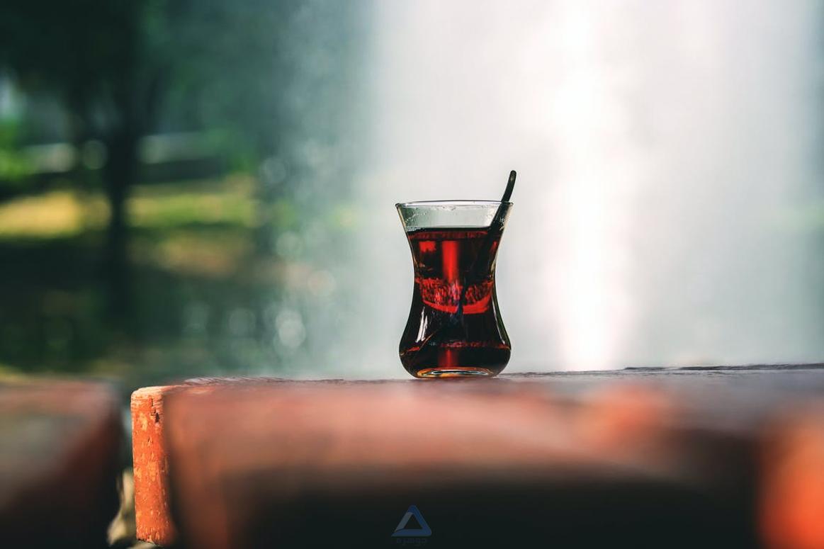دانلود تصویر استوک فنجان چای کمر باریک قدیمی و سنتی