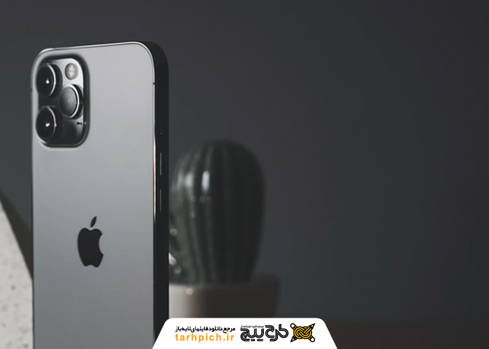 دانلود تصویر استوک گوشی آیفون 12 ایستاده مشکی