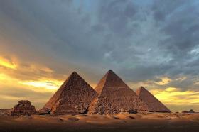 دانلود تصویر استوک اهرام ثلاثه مصر