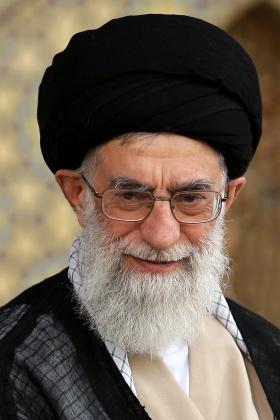 دانلود عکس پرتره آیت الله خامنه ای از نمای نزدیک
