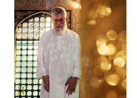 دانلود عکس شهید خامنه ای در حالت نماز و گریه