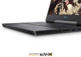 دانلود تصویر استوک لپ تاپ مشکی دل با صفحه نمایش روشن