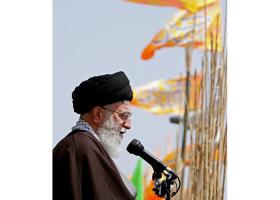 دانلود عکس آیت الله خامنه ای در حال سخنرانی