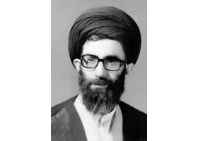 دانلود عکس پرتره جوانی آیت الله خامنه ای