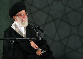 دانلود عکس شهید خامنه ای در حال خندیدن