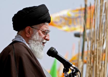 دانلود عکس آیت الله خامنه ای در حال سخنرانی