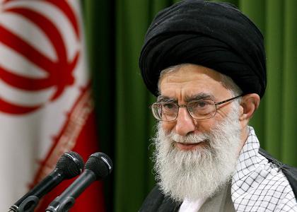 دانلود عکس آیت الله خامنه ای با بک گراند پرچم ایران